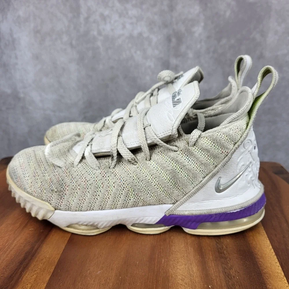 Nike Lebron 16 Buzz Lightyear Basketball Shoes Boys 6.5 White Sneakers AQ2465102 - Picture 7 of 15